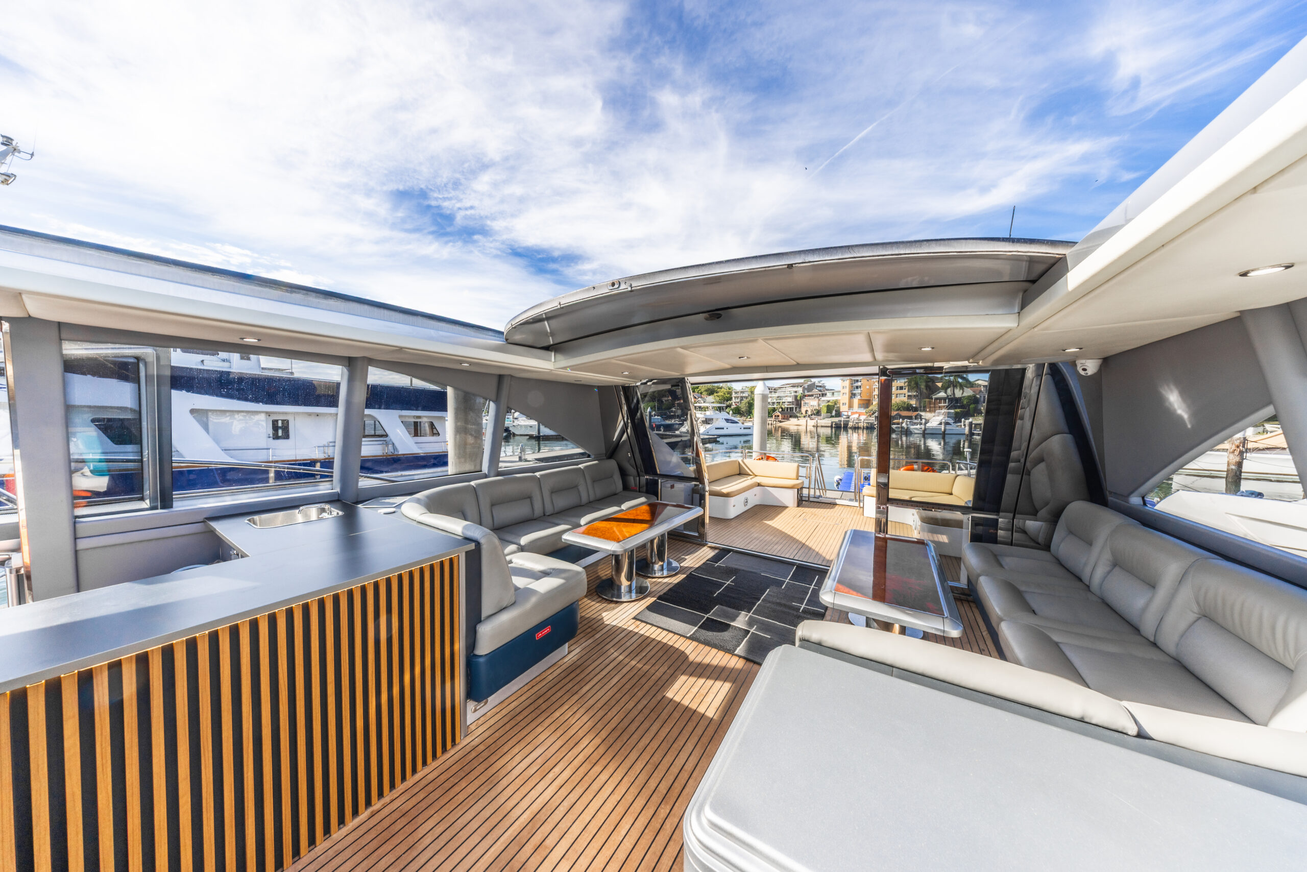 Gravity internal upper deck