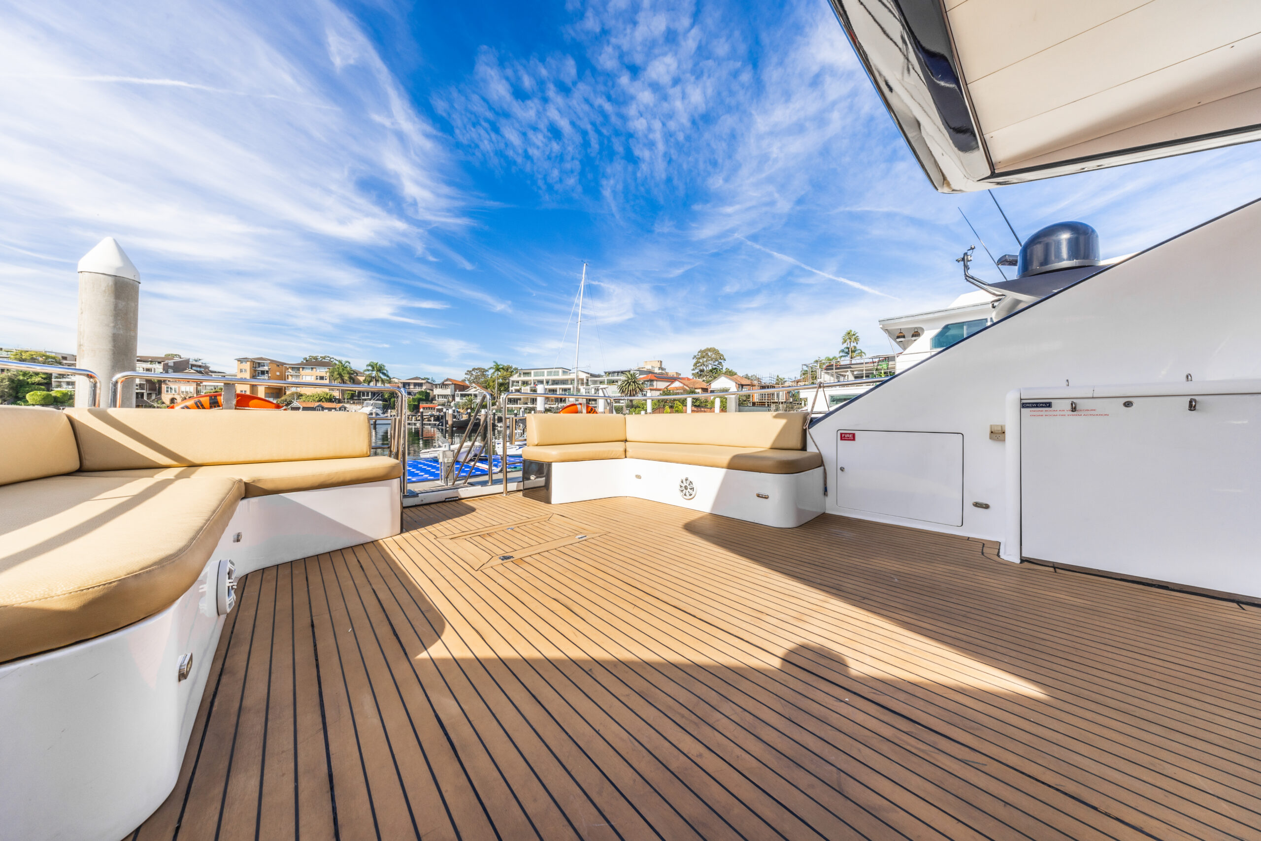Gravity rear deck